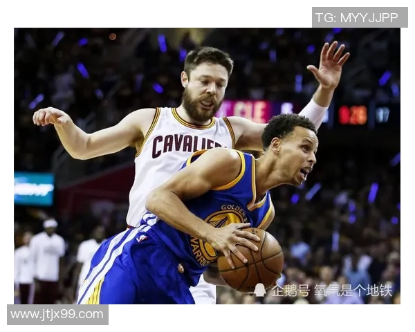 哈里森在耐克任职时搞砸了与库里的商洽,导致后者加盟安德玛 哈里森在耐克任职时搞砸了与库里的商洽,导致后者加盟安德玛